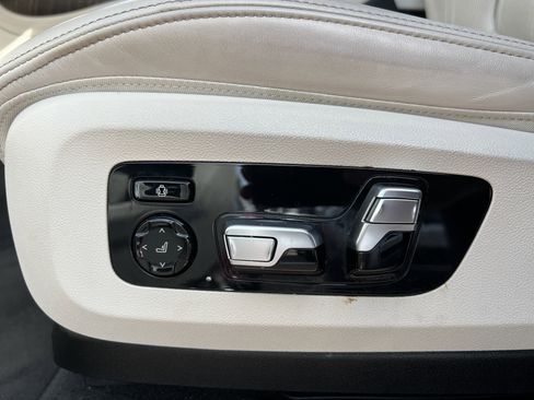 Certified 2023 BMW X7 xDrive40i w/ M Sport Package image 39