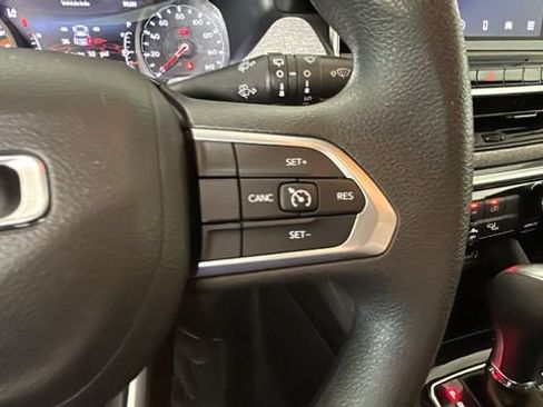 Used 2025 Jeep Compass Sport AWD/4WD image 16