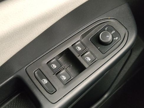 Used 2025 Volkswagen Taos S FWD image 27