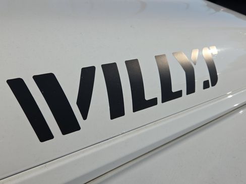 Used 2023 Jeep Gladiator Sport image 22