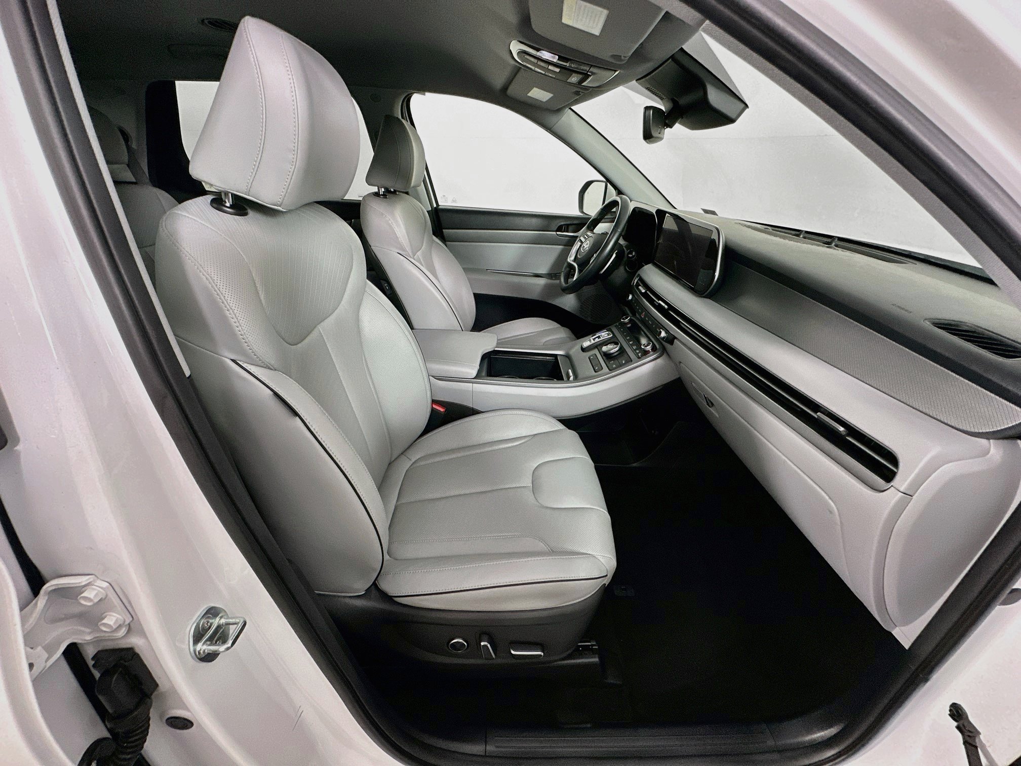 Used 2025 Hyundai Palisade SEL FWD image 34