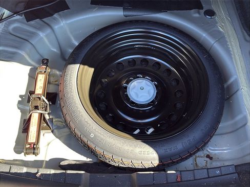 Used 2025 Nissan Sentra SR image 37