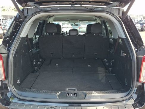 Certified 2023 Ford Explorer XLT w/ Equipment Group 202A AWD/4WD image 28