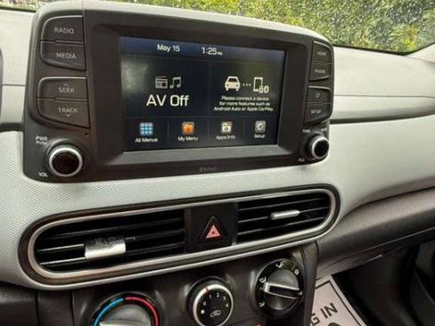 Used 2020 Hyundai Kona SE FWD image 2