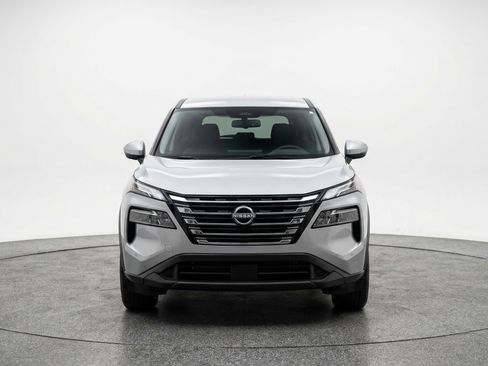 Used 2025 Nissan Rogue SV AWD/4WD image 2