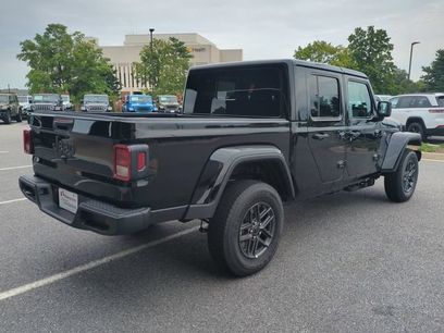 New 2026 Jeep Gladiator Sport