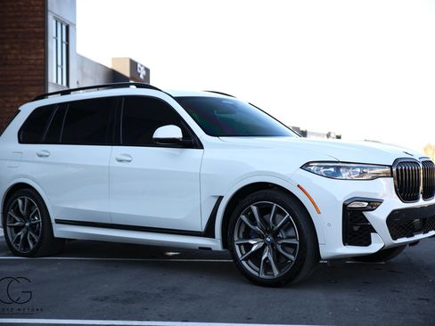 Used 2020 BMW X7 M50i w/ Dynamic Handling Package image 21