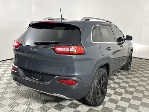 Used 2018 Jeep Cherokee Limited FWD image 8