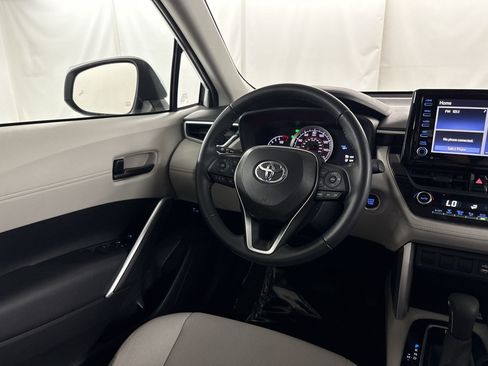 Used 2022 Toyota Corolla Cross LE w/ Moonroof Package AWD/4WD image 28