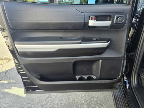 Used 2021 Toyota Tundra Limited image 17