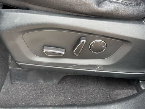 Used 2020 Ford Explorer Limited image 26