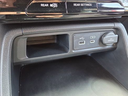 Certified 2023 Honda Pilot Sport image 31