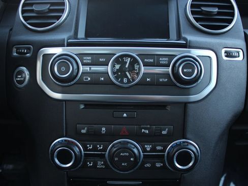 Used 2016 Land Rover LR4 HSE image 28