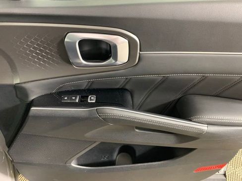 Used 2023 Kia Sorento SX image 33