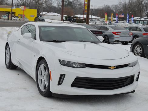 Used 2016 Chevrolet Camaro LT image 2