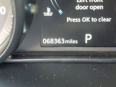 Used 2019 Land Rover Range Rover Evoque SE image 23