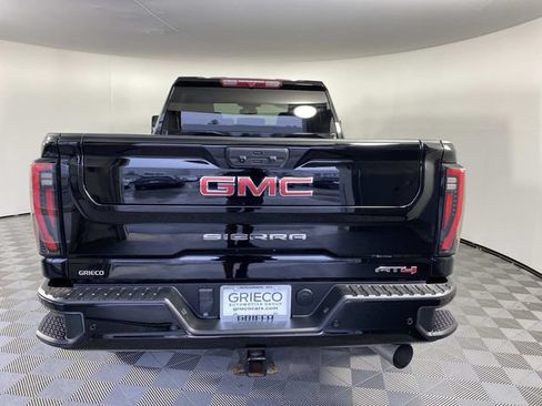 Used 2024 GMC Sierra 2500 AT4 AWD/4WD image 6