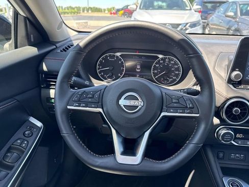 Used 2025 Nissan Sentra SR w/ SR Premium Package FWD image 13