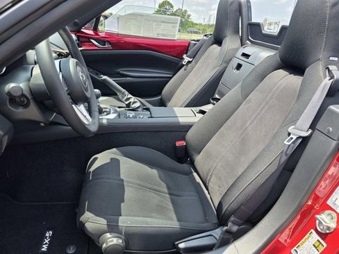 New 2026 MAZDA MX-5 Miata Club w/ Interior Package RWD image 6