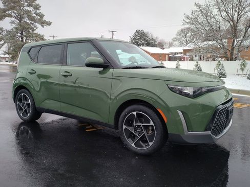 Used 2023 Kia Soul EX image 2