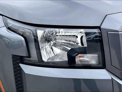 Certified 2025 Nissan Frontier SV w/ SV Convenience Package image 29