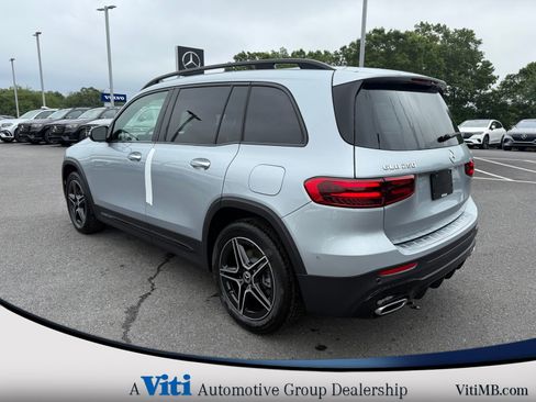 Used 2025 Mercedes-Benz GLB 250 4MATIC image 6