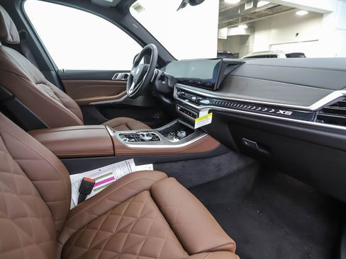 Used 2026 BMW X5 xDrive50e w/ Executive Package image 31