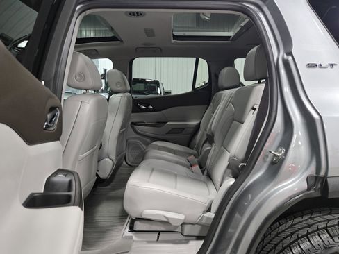 Certified 2023 GMC Acadia SLT w/ Technology Package image 9