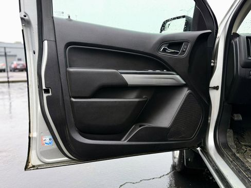 Used 2019 Chevrolet Colorado LT w/ LT Convenience Package image 10