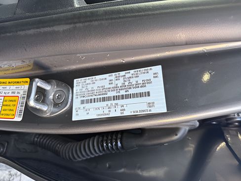 Used 2022 Ford Escape SEL FWD image 25