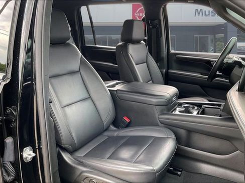 Used 2025 Chevrolet Suburban Z71 AWD/4WD image 29