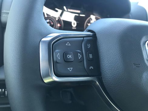 New 2025 RAM 2500 Laramie AWD/4WD image 40