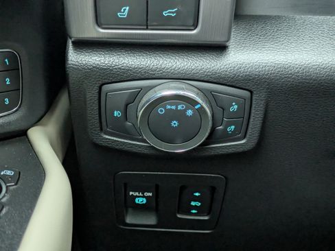 Used 2020 Ford Expedition Platinum image 28