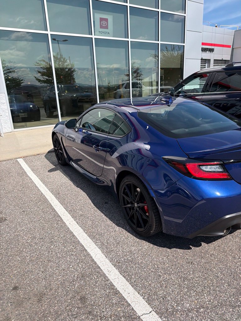 Used 2025 Toyota GR86 Premium w/ Performance Package RWD image 4