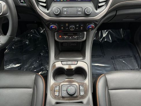 Used 2023 GMC Acadia AT4 image 15