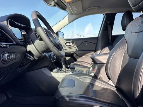 Used 2023 Jeep Cherokee Altitude Lux image 11