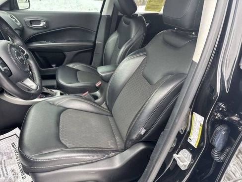 Used 2019 Jeep Compass Latitude w/ Popular Equipment Group image 11