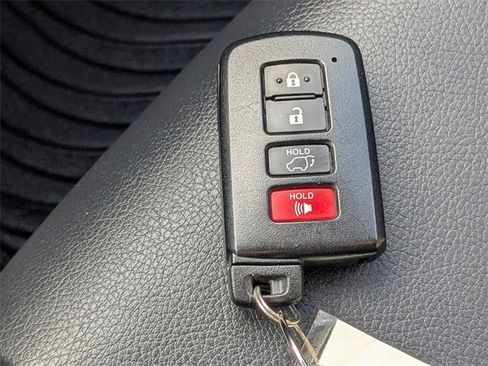 Used 2018 Toyota RAV4 Limited image 31