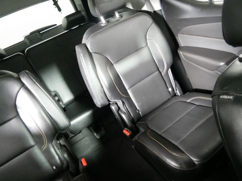 Used 2019 Chevrolet Traverse Premier image 14