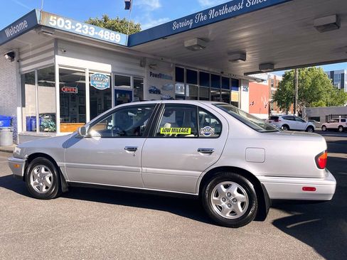 Used 1995 INFINITI G20 FWD image 22