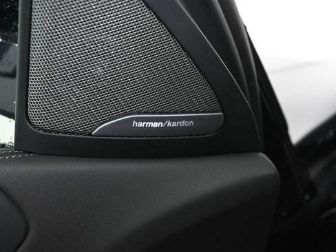 New 2026 BMW X6 xDrive40i w/ Climate Comfort Package image 28