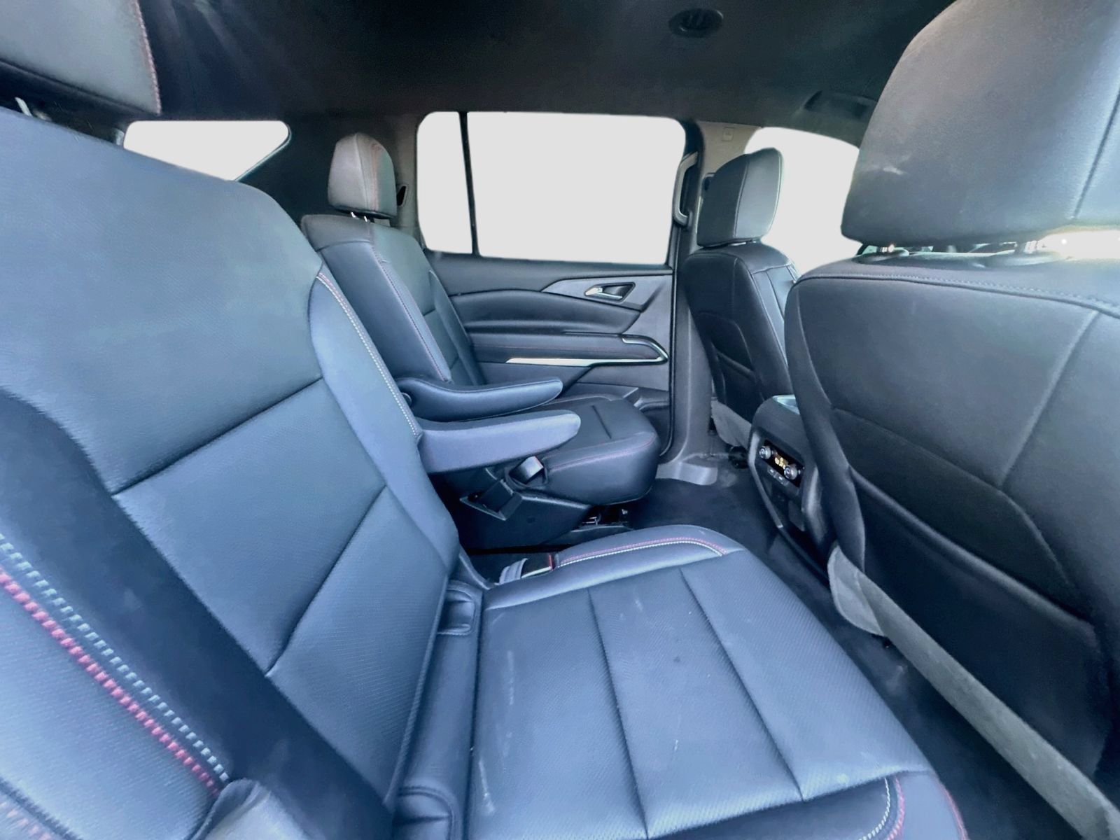 Used 2024 Chevrolet Traverse Z71 AWD/4WD image 28