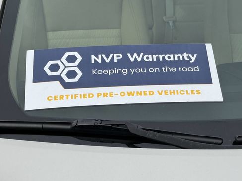 Used 2015 Toyota Camry LE image 22