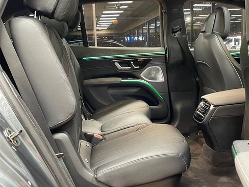 Used 2023 Mercedes-Benz EQS 580 4MATIC SUV image 26