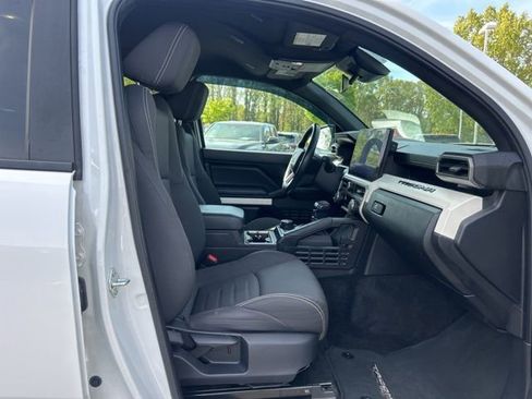 Used 2024 Toyota Tacoma TRD Off-Road AWD/4WD image 19