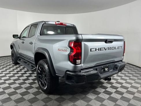 Used 2023 Chevrolet Colorado Trail Boss w/ Technology Package AWD/4WD image 8