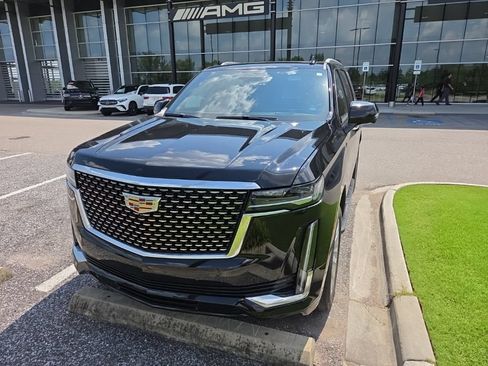 Used 2023 Cadillac Escalade Premium Luxury RWD image 2
