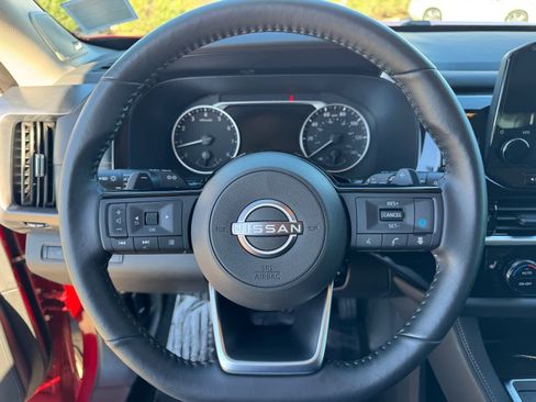 Certified 2025 Nissan Pathfinder SL w/ SL Premium Package image 17