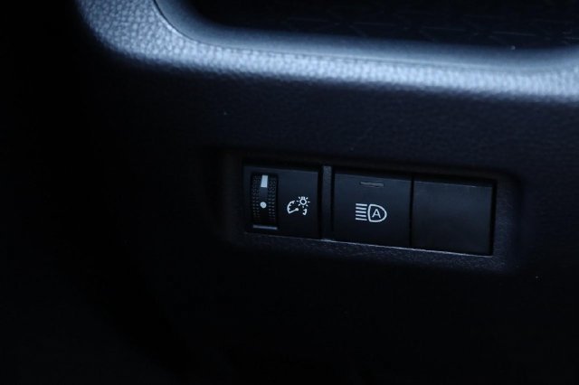 Used 2025 Toyota RAV4 XLE AWD/4WD image 20