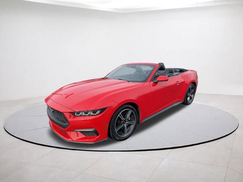 Used 2025 Ford Mustang Premium RWD image 39